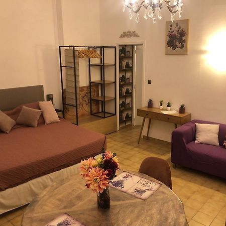Studio Au Coeur D'Avignon Intra-Muros Buitenkant foto