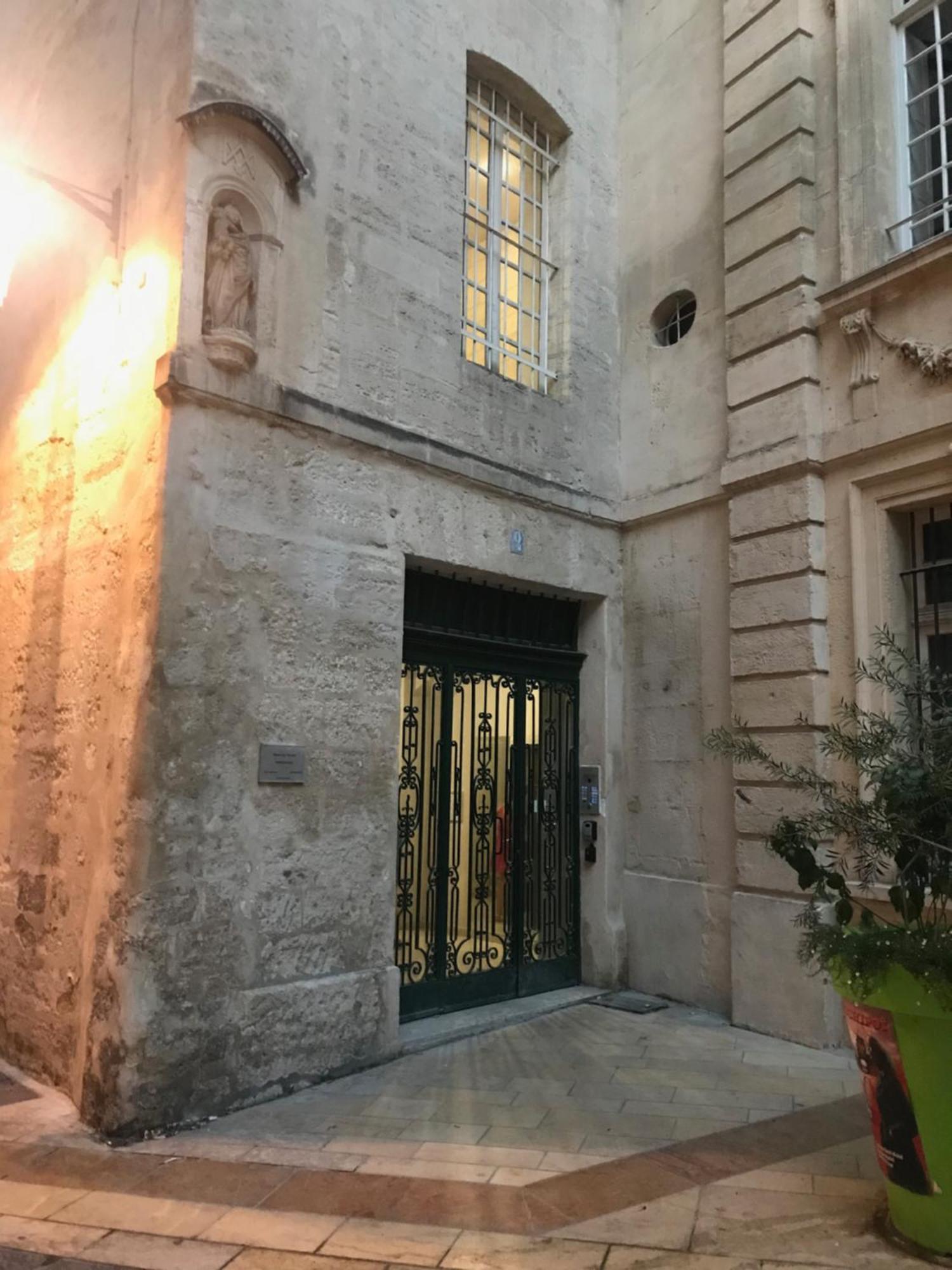 Studio Au Coeur D'Avignon Intra-Muros Buitenkant foto